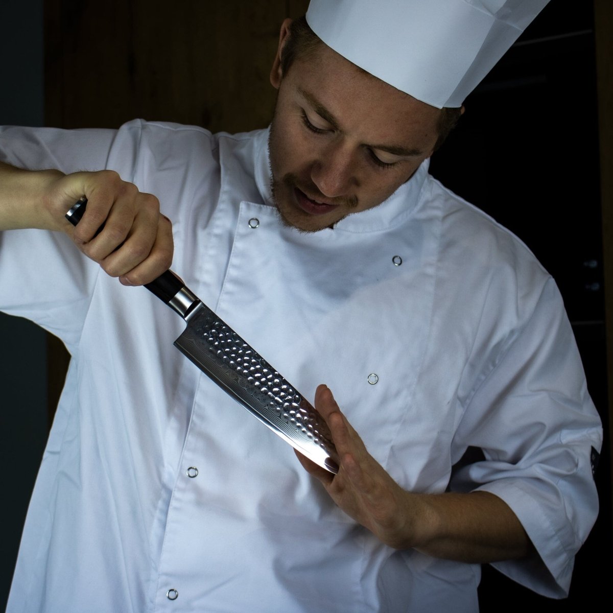 Japanese Hammered Santoku Knife – 7.1 inch (18 cm) Precision Blade
