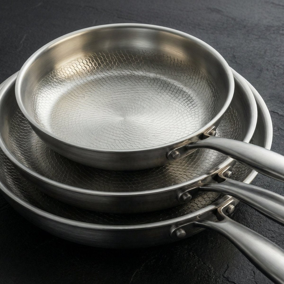 Hand-Hammered Titanium Pan – 3-Piece Set